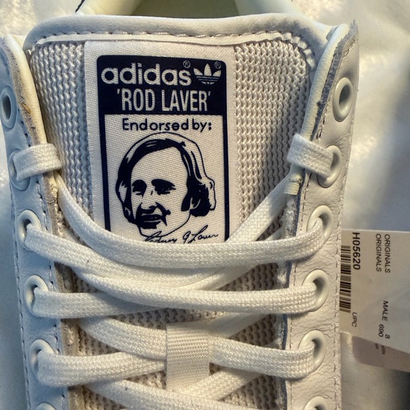 Men’s Adidas Rod Laver White and Blue Sneakers - Picture 9 of 14